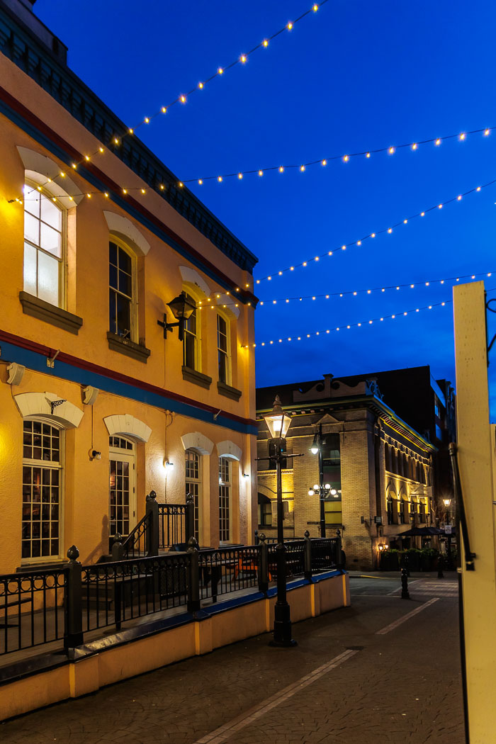 Victoria After Dark